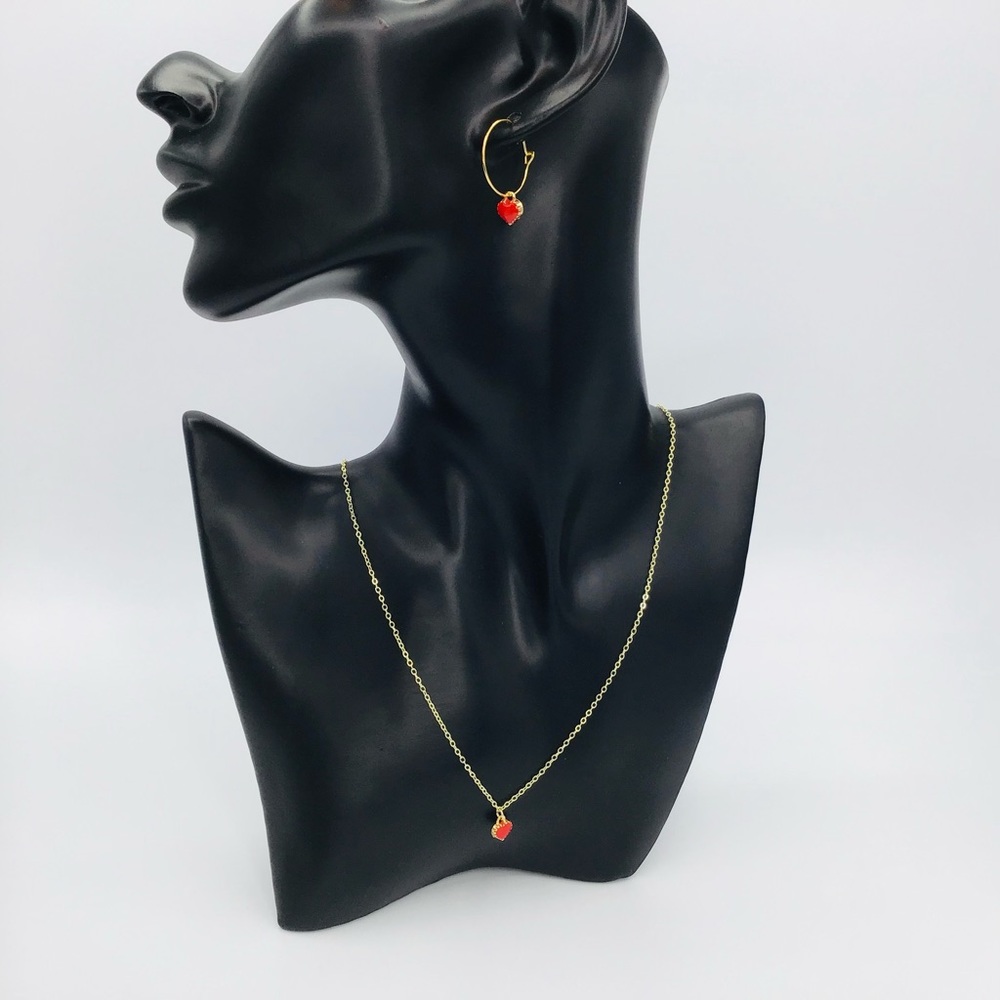 NEW Valentine’s Necklace Heart Dainty Chain Red Pendant Gold Tone
